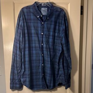 American Eagle Outfitters IRREGULAR XXL Navy Plaid Button Down Shirt